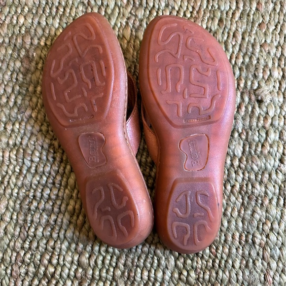 Born Post-toe Slide on Leather Thong Flip Flop Sandals Size 8 - Picture 6 of 7